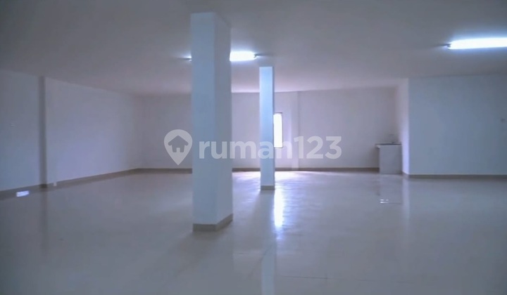 Plumpang 4-Story Building, Main Road, Land Area 700 m2, Building Area 1400 m2, Good Condition