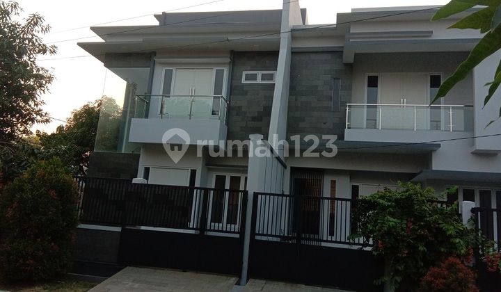 Rumah Pulomas : 2.5 LT, LT 192 M2, LB 220 M2, Baru, Hook, Lux, Murah