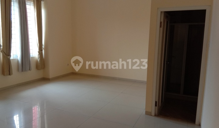 Rumah Pulomas Jaktim : 2.5 Lantai, LT 165 M2, LB 350 M2, Lux 2