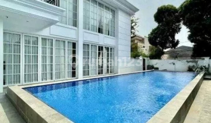 Rumah Cempaka Putih Barat LT 842 m2, Hook, Kolam Renang, Fully Furnished, Mewah