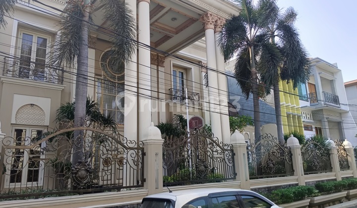 Rumah Taman Duren Sawit: 2 LT, LT 750 M2, Kolam Renang, Lux, Furnished 2