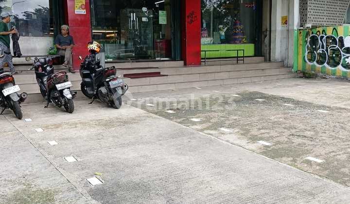 Ruko Mampang Prapatan 4.5 Lantai, LT 286 m2, Jalan Raya, Jual Cepat