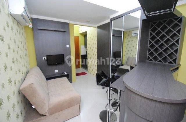 ruang keluarga apartment grand kartini lantai 9,