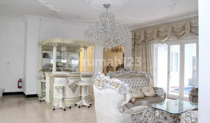 Rumah Billymoon Pondok Kelapa : 2 Lt, LT 695 M2, LB 900 M2, Kolam Renang 2