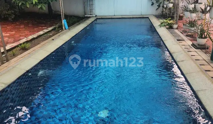 Rumah Polonia Cipinang Cempedak: 2 Lantai, LT 623 M2, Kolam Renang, Lux