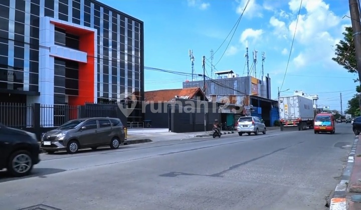 Plumpang 4-Story Building, Main Road, Land Area 700 m2, Building Area 1400 m2, Good Condition