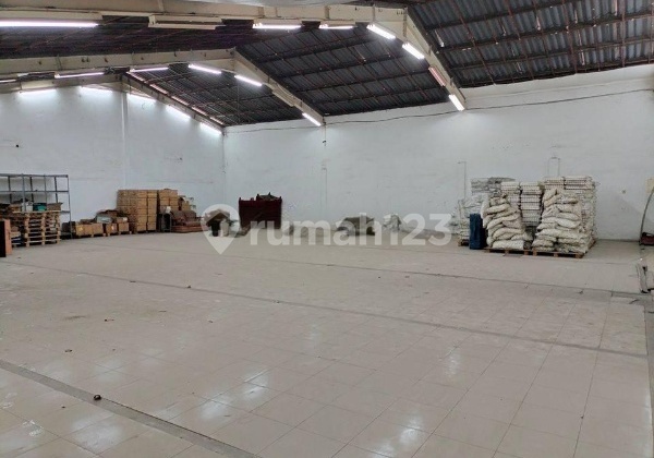 Cakung Warehouse: LT 4978 m2, LB 3800 m2, Good Condition Ready to Use, Main Road