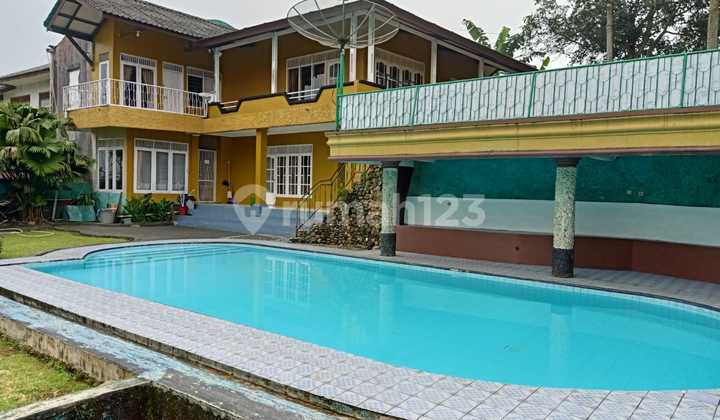 Villa Cisarua Puncak Land Area 7000 M2, 2 Swimming Pools, Quick Sale Cheap Madam