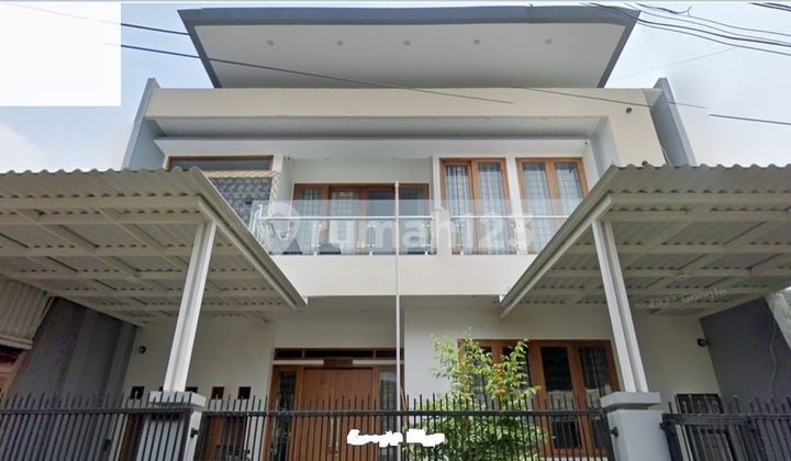 Rumah Pulomas Utara: 2 Lantai, LT 222 m2, Jalan 2 Mobil, Bagus Rumah Pulomas Utara: 2 Lantai, LT 222 m2, Jalan 2 Mobil, Bagus