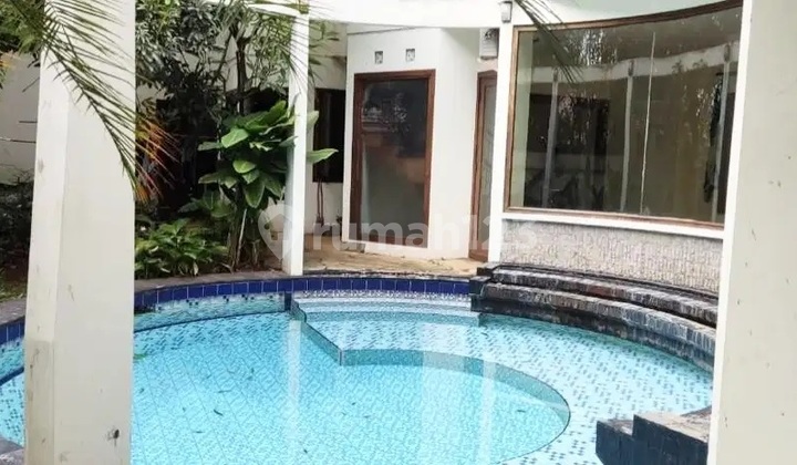 Rumah Patra Kuningan 2 Lantai, LT 650 m2, Hook, Kolam Renang Rumah Patra Kuningan 2 Lantai, LT 650 m2, Hook, Kolam Renang