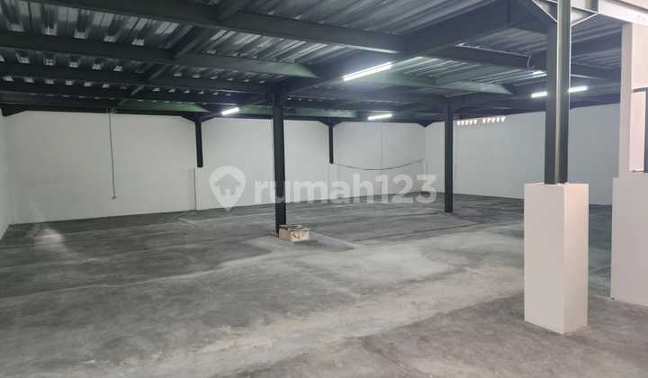 Warehouse for Rent Plus Strategic Office on Sadang Street Mainroad.