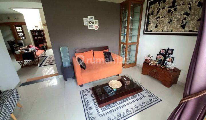 Dijual Rumah Modern 2 Lantai Nyaman di Mekar Wangi 2