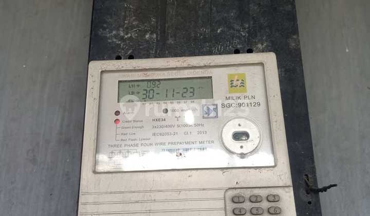 Ready-to-use warehouse with a bonus house in Gempol Sari. Ready-to-use warehouse with a bonus house in Gempol Sari.