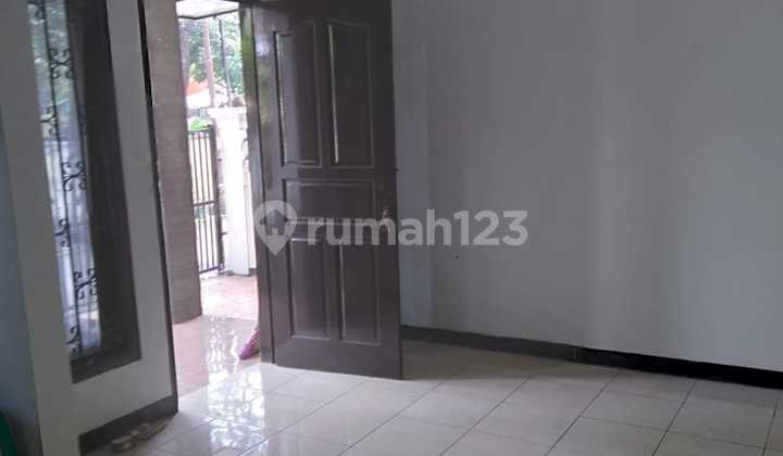 rumah minimalis modern lokasi di komplek kembar 2