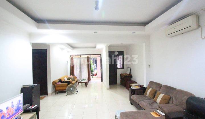 Rumah asri di komplek graha cinere 2