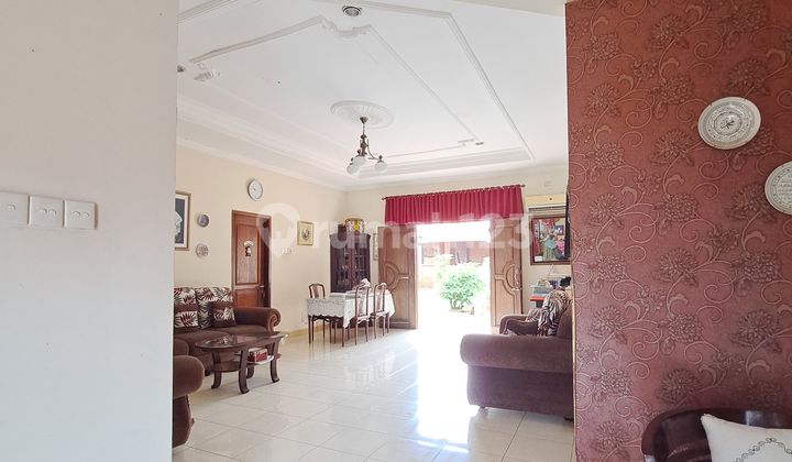 "Single-Story House, Warm and Sturdy in Jagakarsa" 2