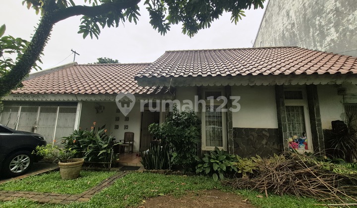 Dijual Rumah Lama Terawat, 1 Lantai, Konstruksi Kokoh@ di Cipete.