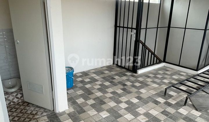 Rumah 2.5 Lantai Full Renovasi di Cluster Agate First Stone 2