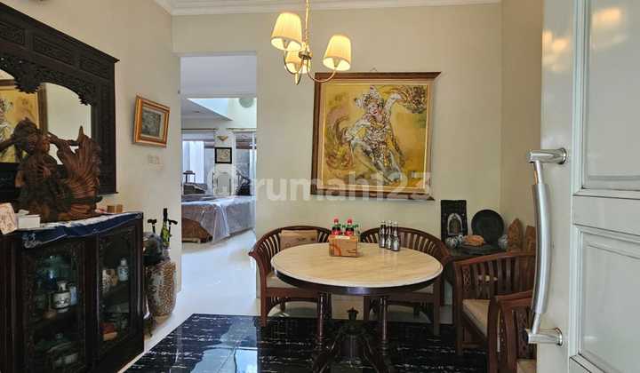 Rumah Luas Dan Megah Di Taman Golf Raya Modernland