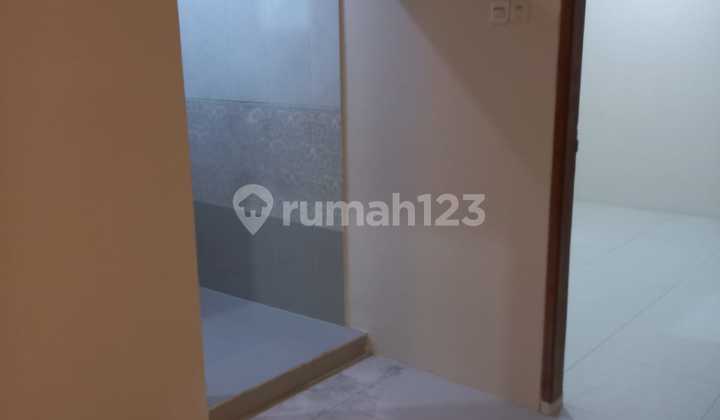 Rumah Rapih Siap Huni Posisi Hoek Di Cluster Mahoni Taman Royal 1 2