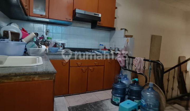 Rumah 2 Lantai Semi Furnished di Pulau Dewa Modernland 2