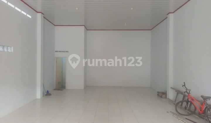 For Rent, 3 Connected Kiosks, Ready to Use, Strategic Location on the Side of Imam Bonjol Main Road.