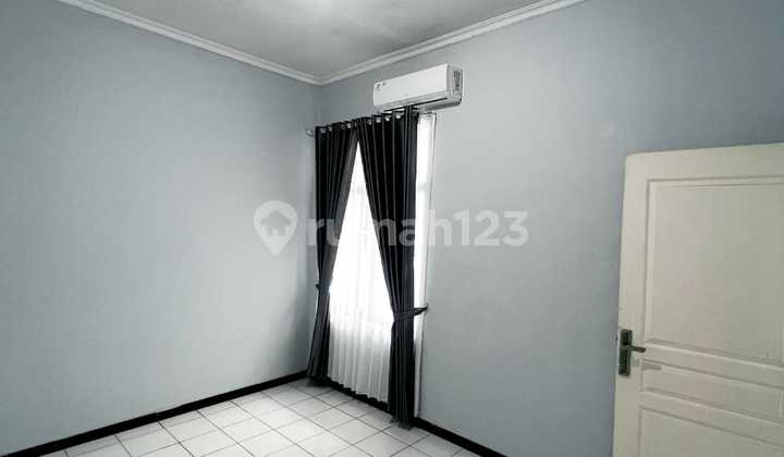 Nice Ready-to-Use House in Magnolia Cluster, Graha Padma 2