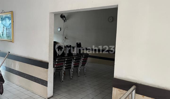 For Rent 2-Story Shop House Building Area 320 M², Spacious Parking Space, Strategic Location in Grandgalaxy Commercial Center, South Bekasi 2