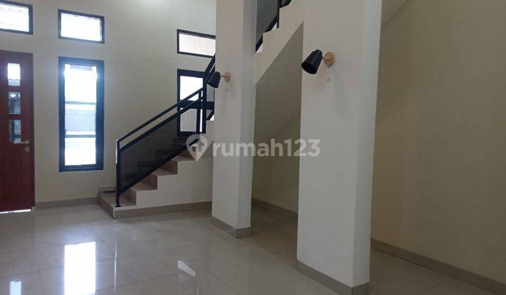 Rumah 2 Lt Pinggir Jalan Dan Ramai Di Harapan Indah 1. 2