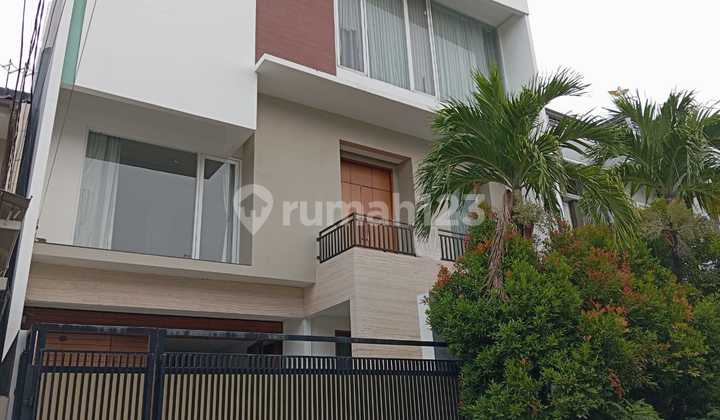 Rumah Gading Kirana Luas 187m 3lt, Jakarta Utara