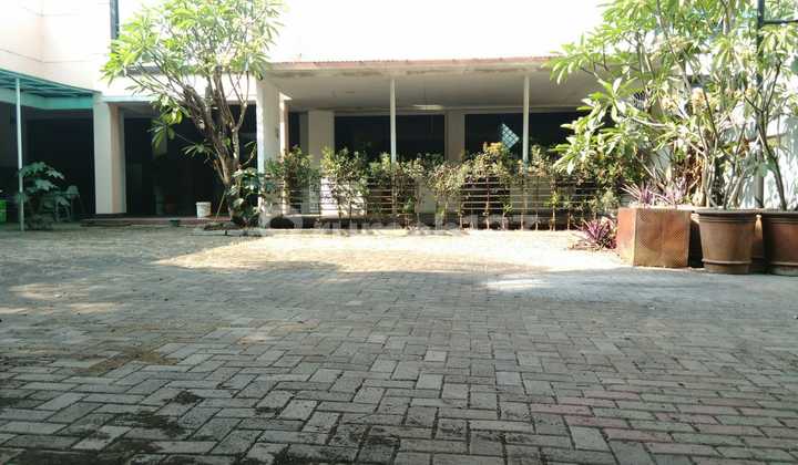 Jual Cepat Bangunan 2Lt Ex Resto Strategis Cibubur Raya Depok. Jual Cepat Bangunan 2Lt Ex Resto Strategis Cibubur Raya Depok.