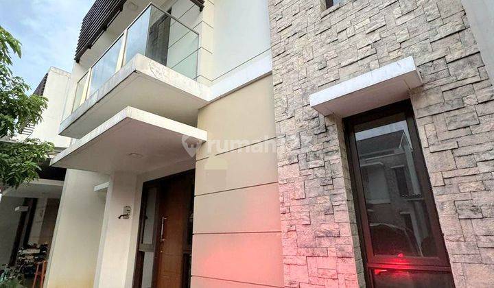 Rumah 2 Lantai 104 Meter Type 5 Kt Cluster Burgundy Summarecon Bekasi 1