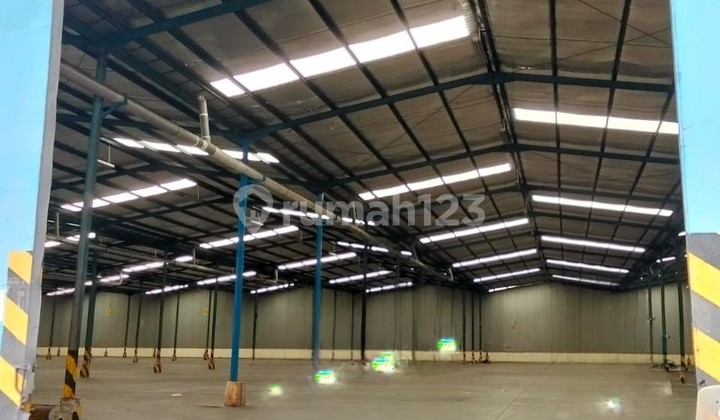 Cakung Cilincing Warehouse, Area 10,000, East Jakarta