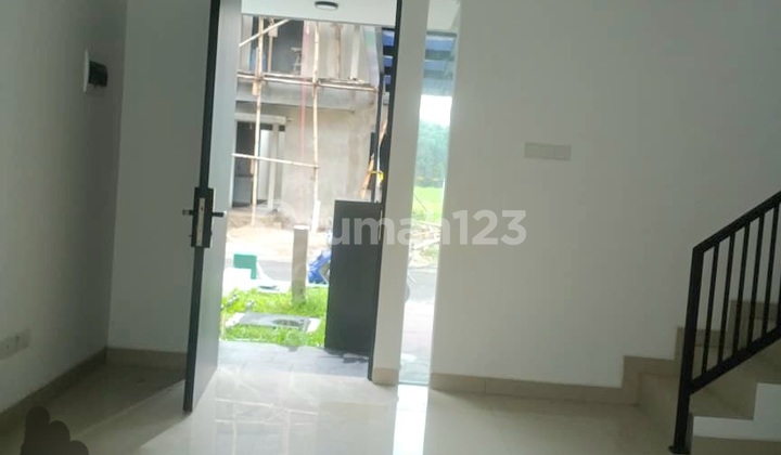 Furnished House for Rent, 2 Floors, 5 Bedrooms, Mahakam Cluster, JGC, East Jakarta. 2