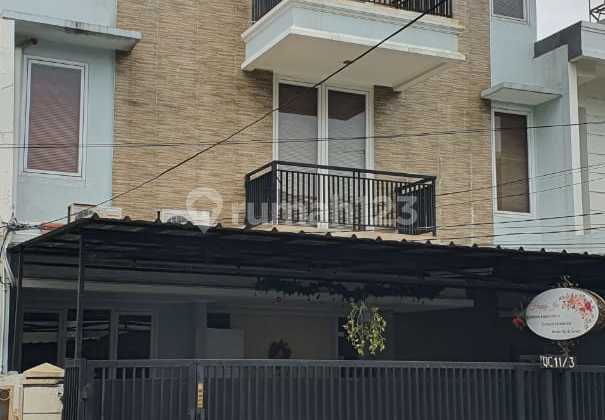 Kelapa Gading 3-story house 7-bedrooms North Jakarta.