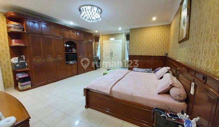 Rumah HOOK 2 Lantai 377 m2 6KT  Di Kelapa Gading Jakarta. 2