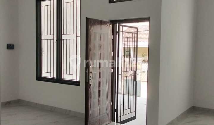 Rumah Besar dan Baru 4Kt Luas 135M2 Harapan Indah. 2