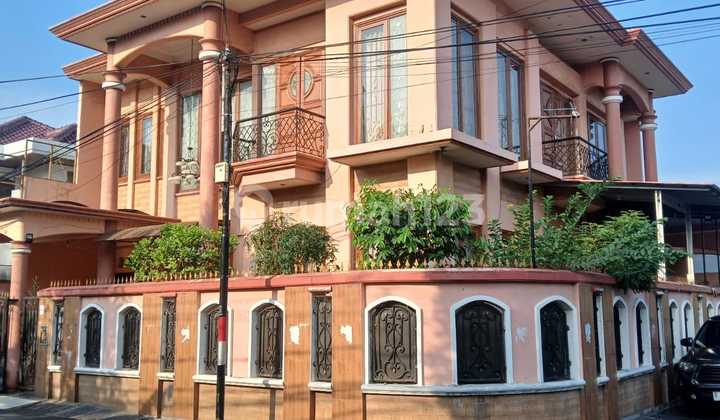 Di Jual Rumah Besar Rawamangun 2Lt , Jakarta Timur