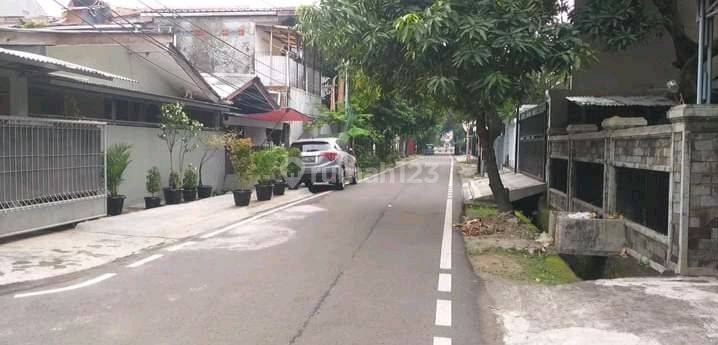 Runah Tua Cempaka Putih Barat Jakarta Pusat 2