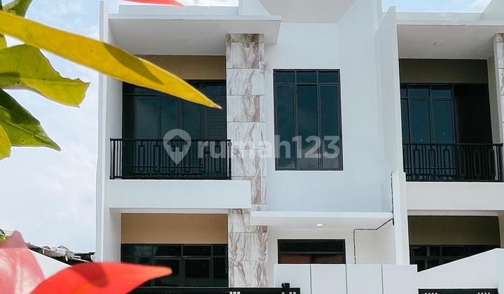 Di Jual Rumah 2Lt Minimalis Harapan Indah Bekasi 2