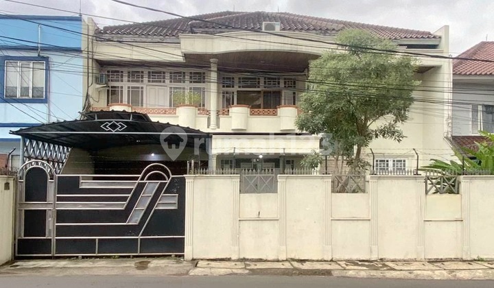 Rumah Strategis Besar Luas 333M2 di Bintaro Jakarta Selatan 1