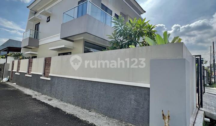 Di Jual Rumah Baru Minimalis 2Lt Duren Sawit Jakarta Timur.