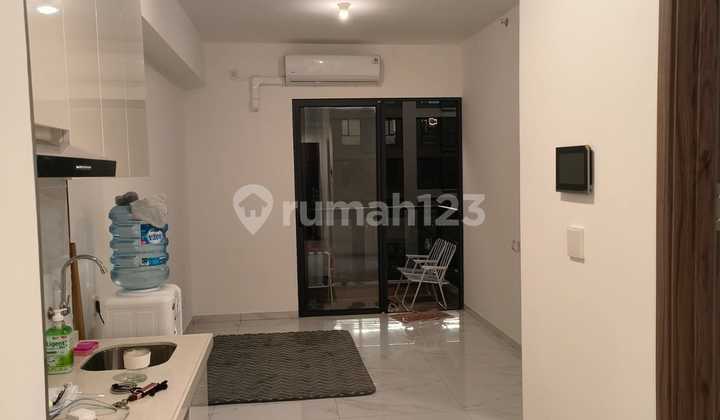 For Rent SKYHOUSE ALAM SUTERA Apartment 2 BR Type Semi Furnished 2