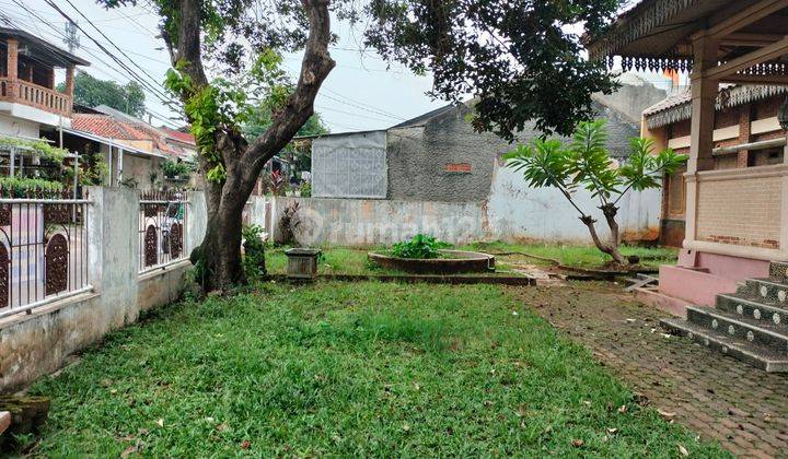 Di Jual Rumah utama dan 2 kontrakan dgn Halaman Luas 2