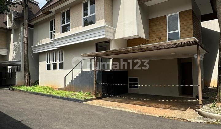 Rumah Modern Tropical 3 Lantai Taman Pesona Townhouse Jakarta Selatan