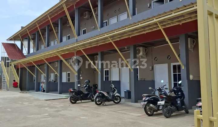 Kost Halaman Parkir Luas Jl. Cinere, Depok 26 Pintu Kamar Mandi Dalam Furnished Kost Halaman Parkir Luas Jl. Cinere, Depok 26 Pintu Kamar Mandi Dalam Furnished