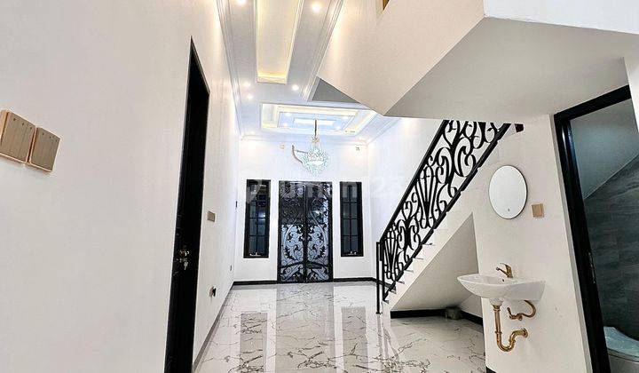 RUMAH MEWAH MODERN KLASIK EROPA PULOMAS JAKARTA TIMUR 2