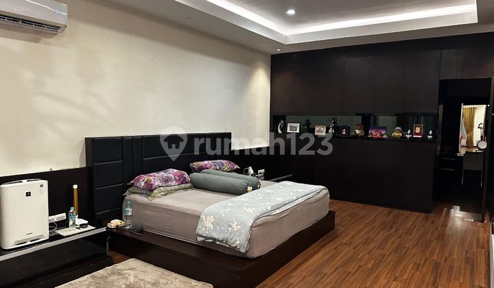 Rumah Townhouse Kemayoran Springhill Golf Residence Privatelift Semi Furnish