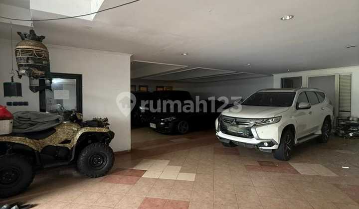 Rumah Mewah Klasik Eropa Kelapa Gading Jakarta Utara 2