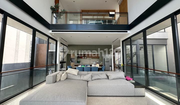 Luxury Private Pool House Navapark - BSD Premium with Elevator